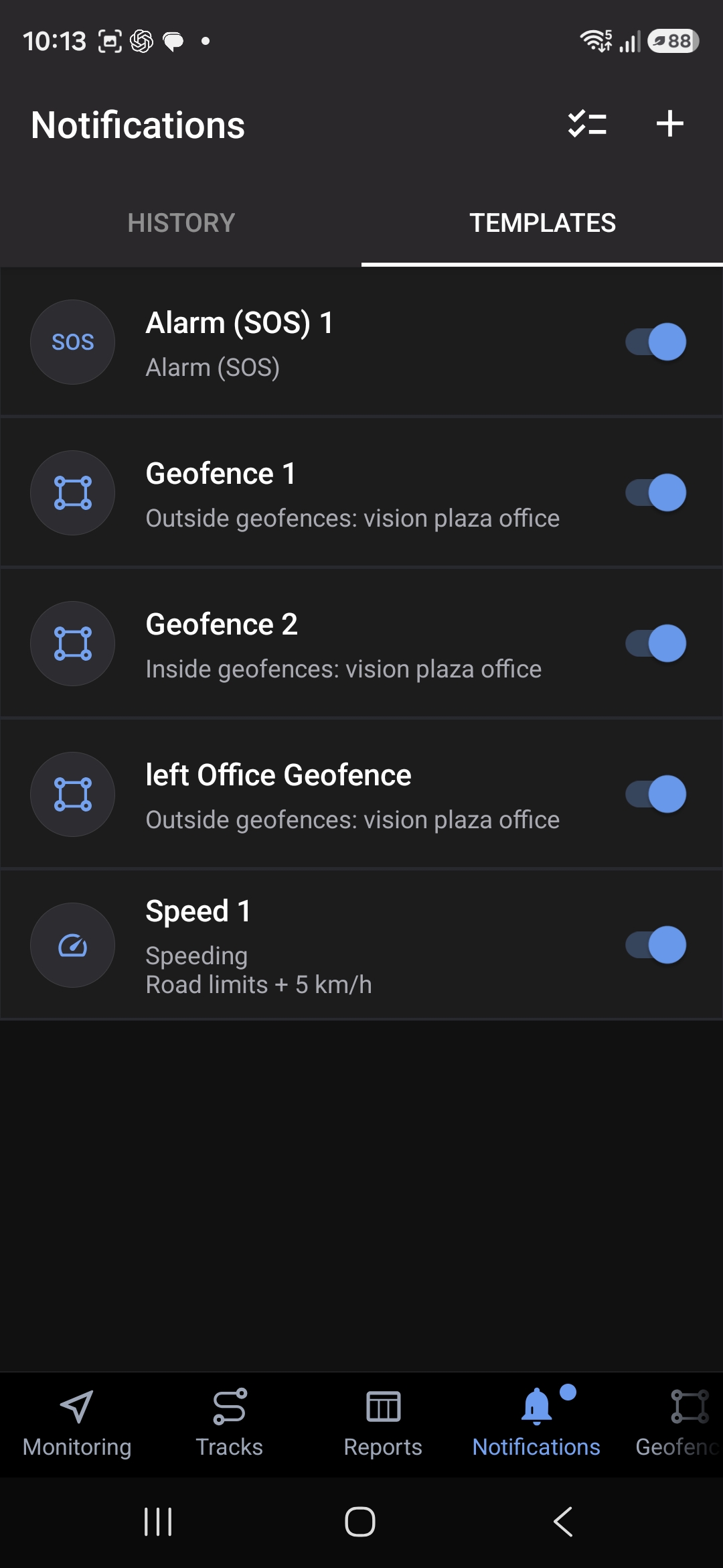 Notification settings showing SOS, geofence entry, geofence exit and speed alert options